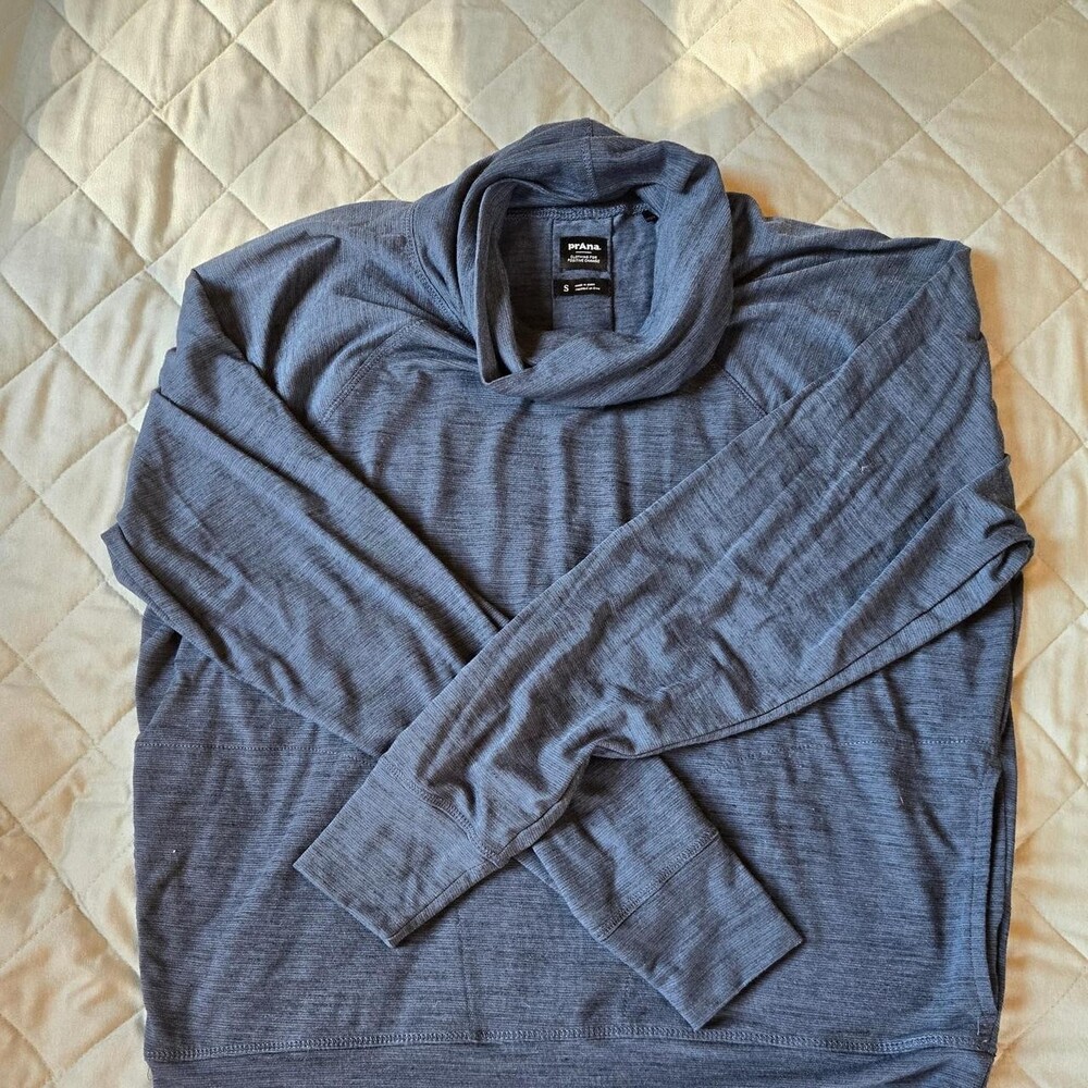 PrAna Women's Blue and Navy T-shirt